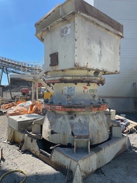 Конусна дробарка Metso GP300S