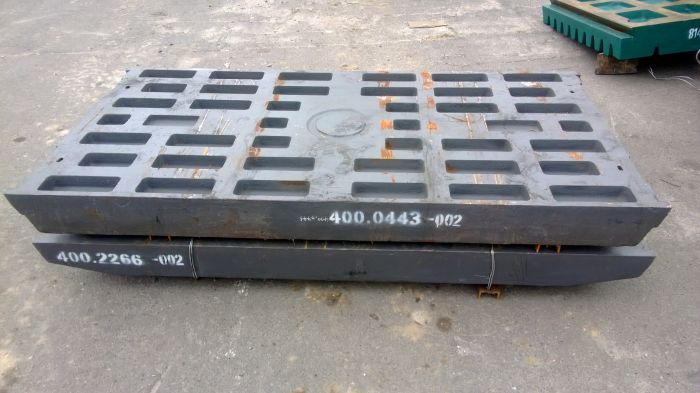 Sandvik JM1211 (CJ612) Плита рухома (Бронь) 400.0443-002 та плита нерухома (Бронь) 400.2266-002 (400.0444-002)